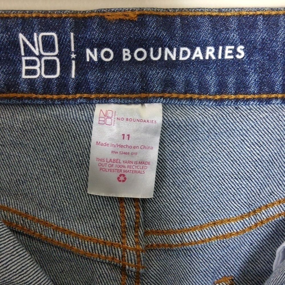 No Boundaries Jeans Women's Size 11 - Picture 2 of 3